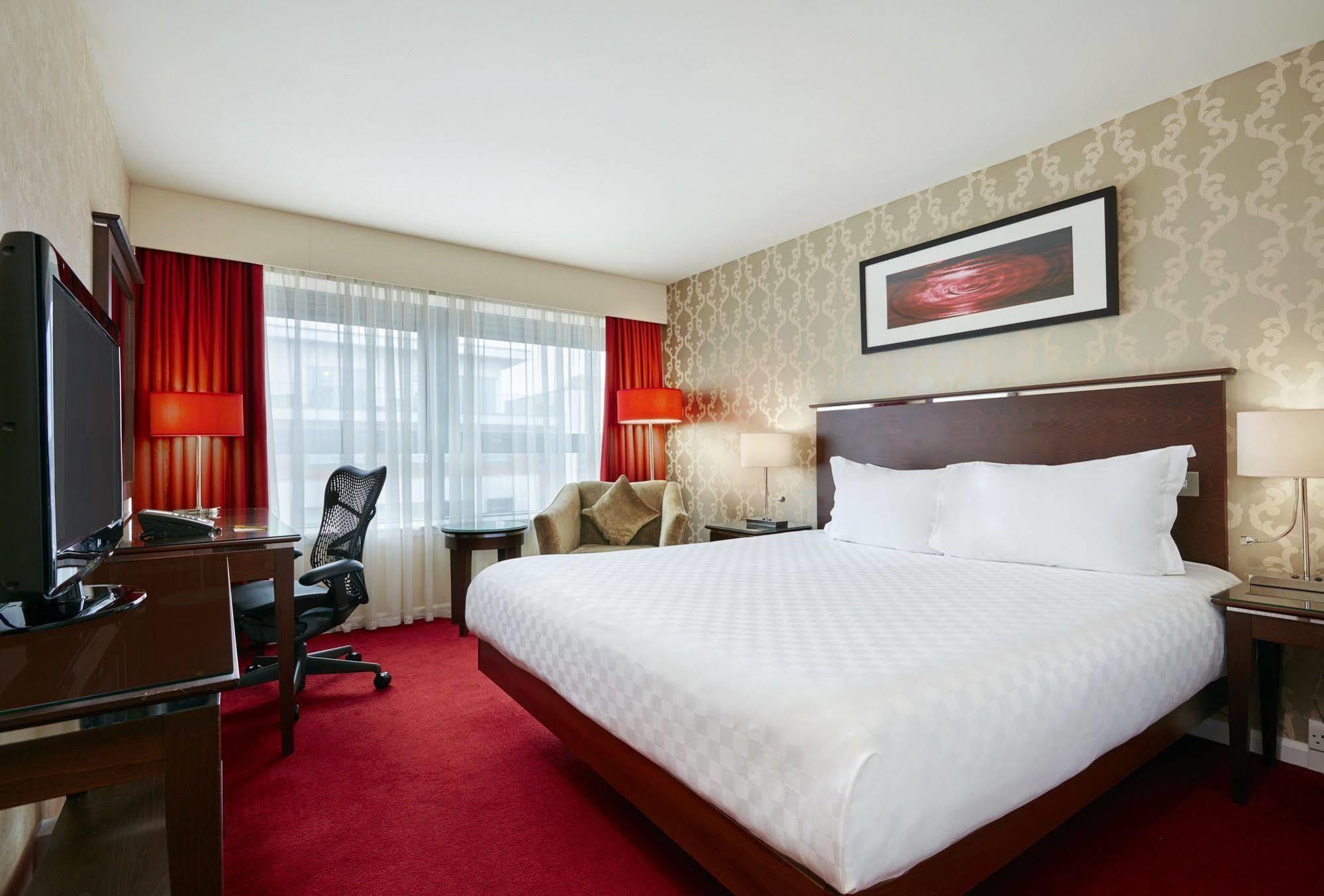 Hilton Garden Inn Aberdeen City Centre Exterior photo